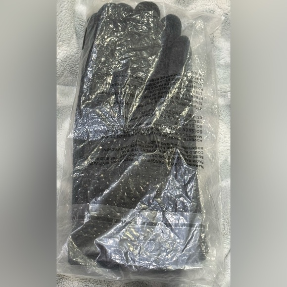 NWT Torrid Dark grey Knit Gloves with Shine - Picture 5 of 5